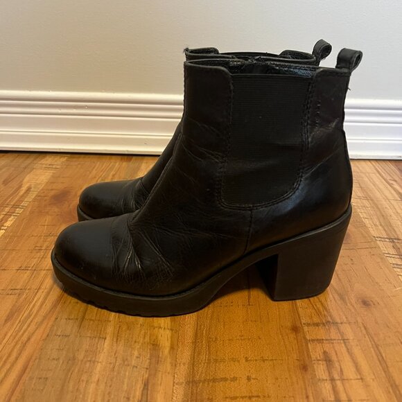 Vagabond Grace Black Leather Chelsea Chunky Heel Boots - Picture 6 of 14